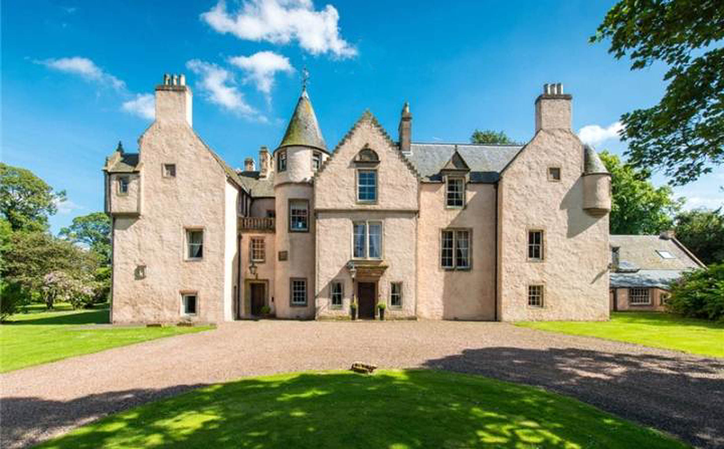 Baronial mansion where condemned witches waited to die on sale for £1 ...