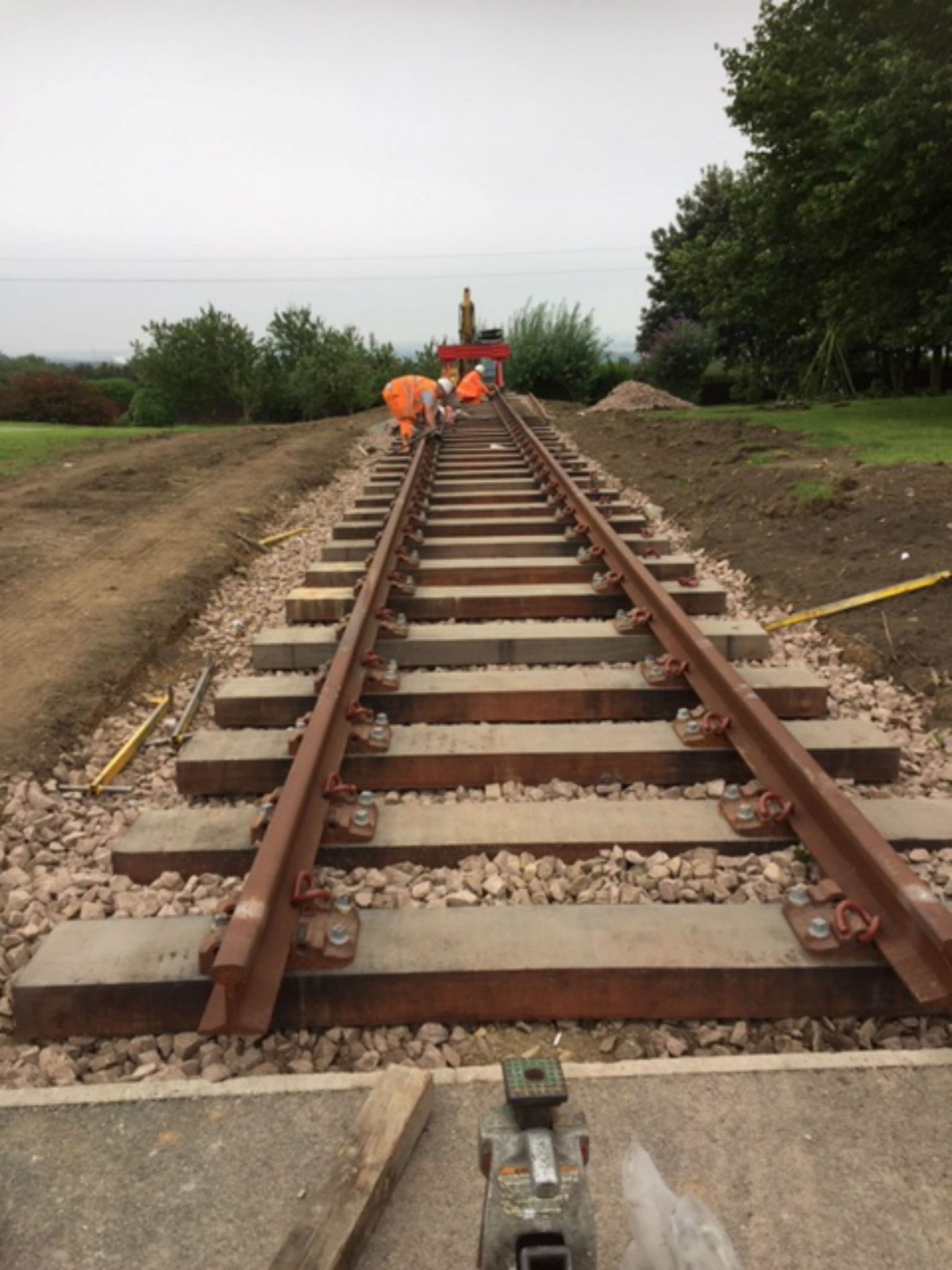 School repurposes old train carriages into library - Environmental News UK