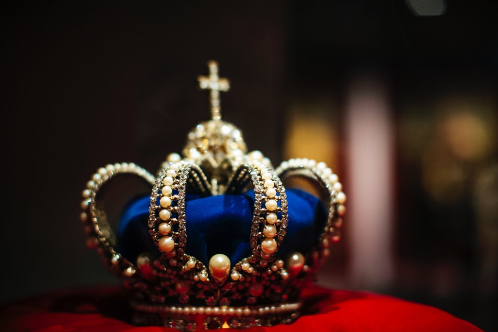 crown jewels on cushion - Scottish News