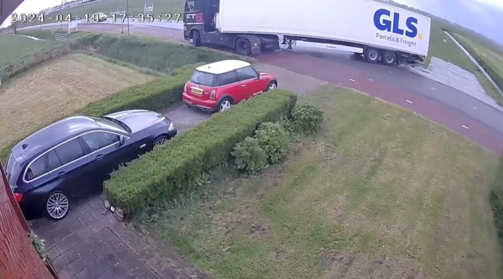 The local man reversed the lorry into the space on his first attempt.