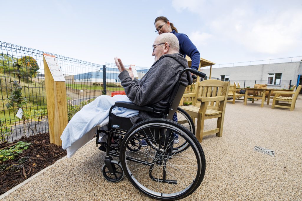 Staff and patient in new sensory garden, Tay Ward | PR Scotland