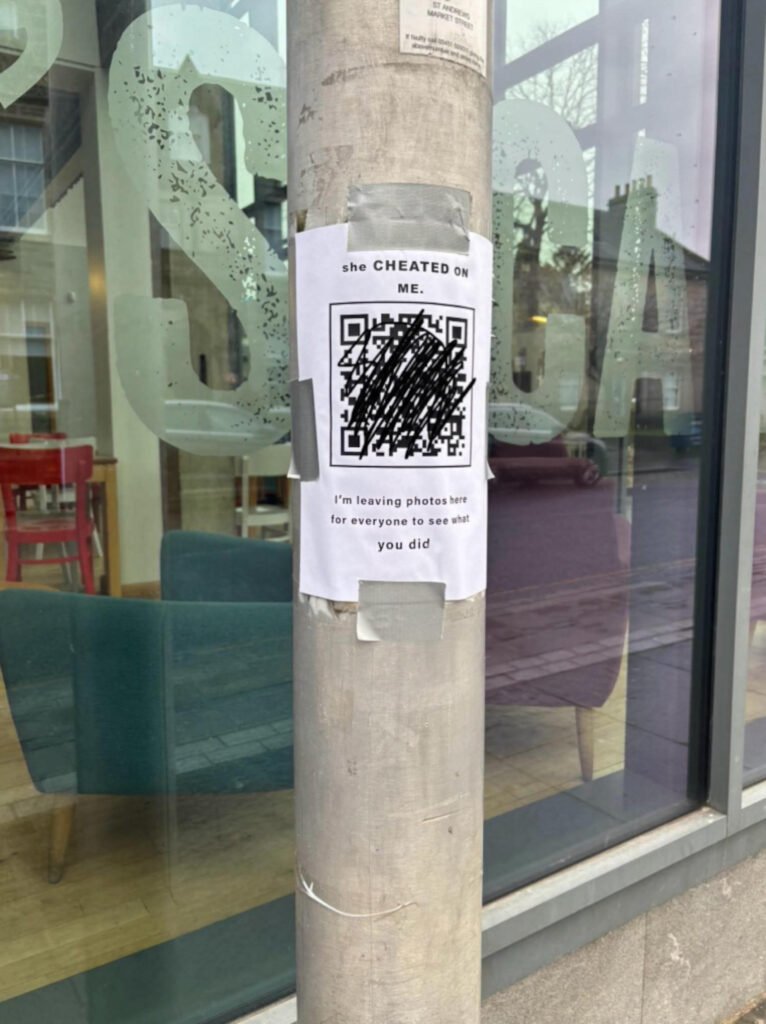 The QR code leads to a suspicious website. (C) Facebook.