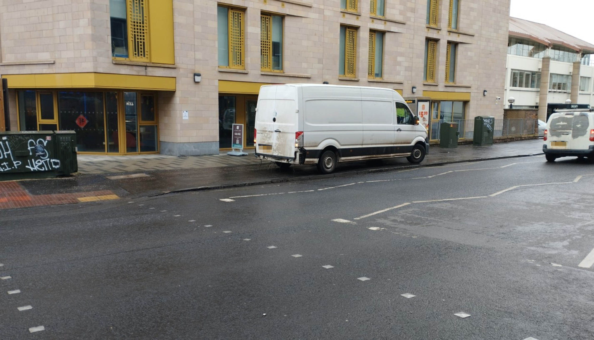 One example of pavement parking that occurred this week (C) @fountainbridge/X