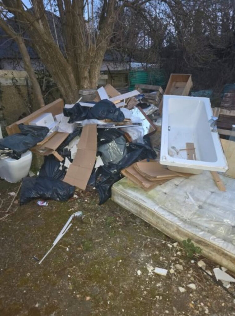 Fly-tipping outside The New Kingsknowe in Edinburgh (C) The New Kingsknowe/Facebook